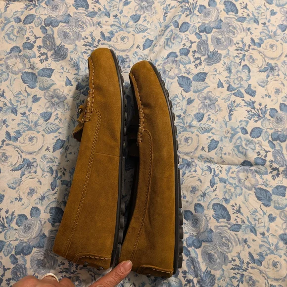 Vionic Women's Brown Suede Loafers - Picture 6 of 9